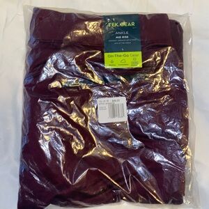 Tek Gear Ankle Mid Rise Pant in Large from Kohl’s On the Go Gear in Dark Purple